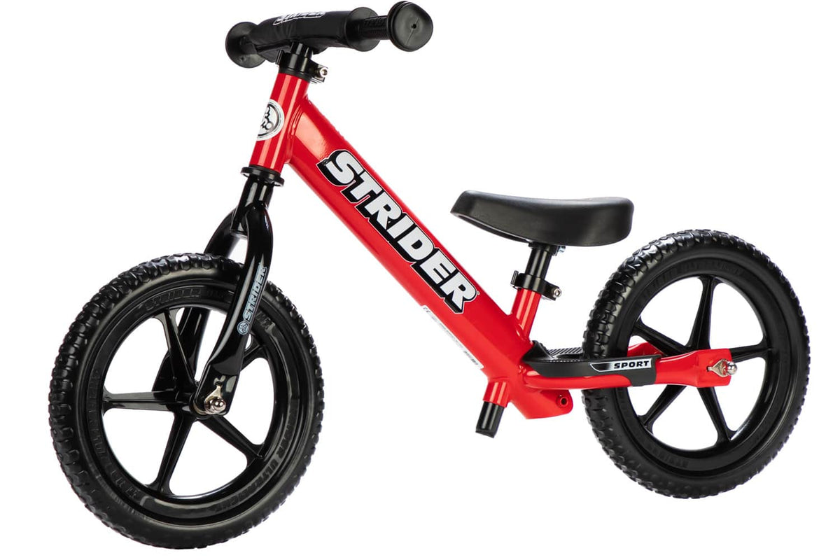 ストライダーSTRIDER（12 Custom Sport 白＋赤） strider-12-Sport-Red-studio-